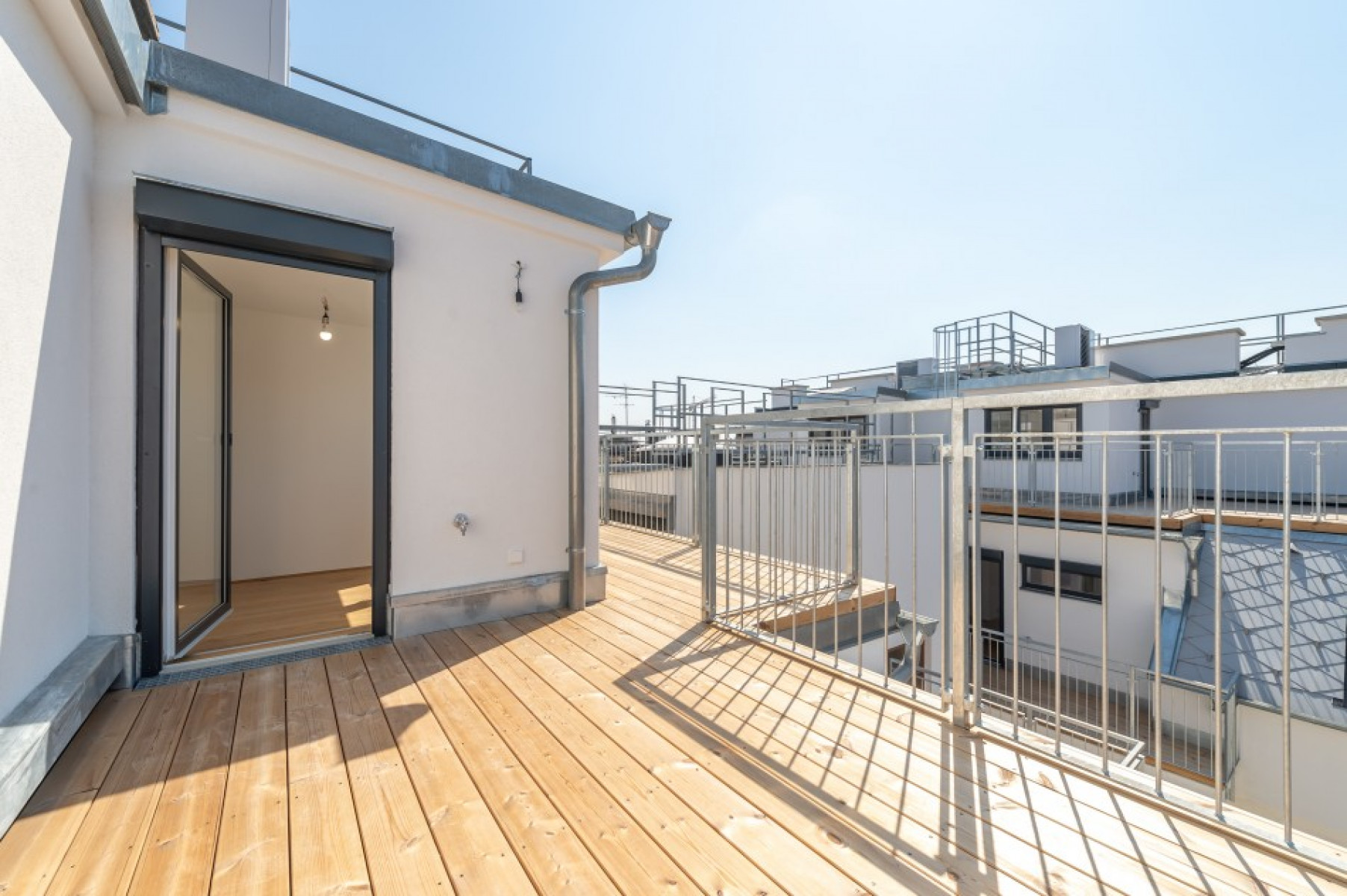 ++NEU++ Hochwertiger 3,5 Zimmer DG-ERSTBEZUG, hochwertige Ausstattung, tolle Dachterrasse!!