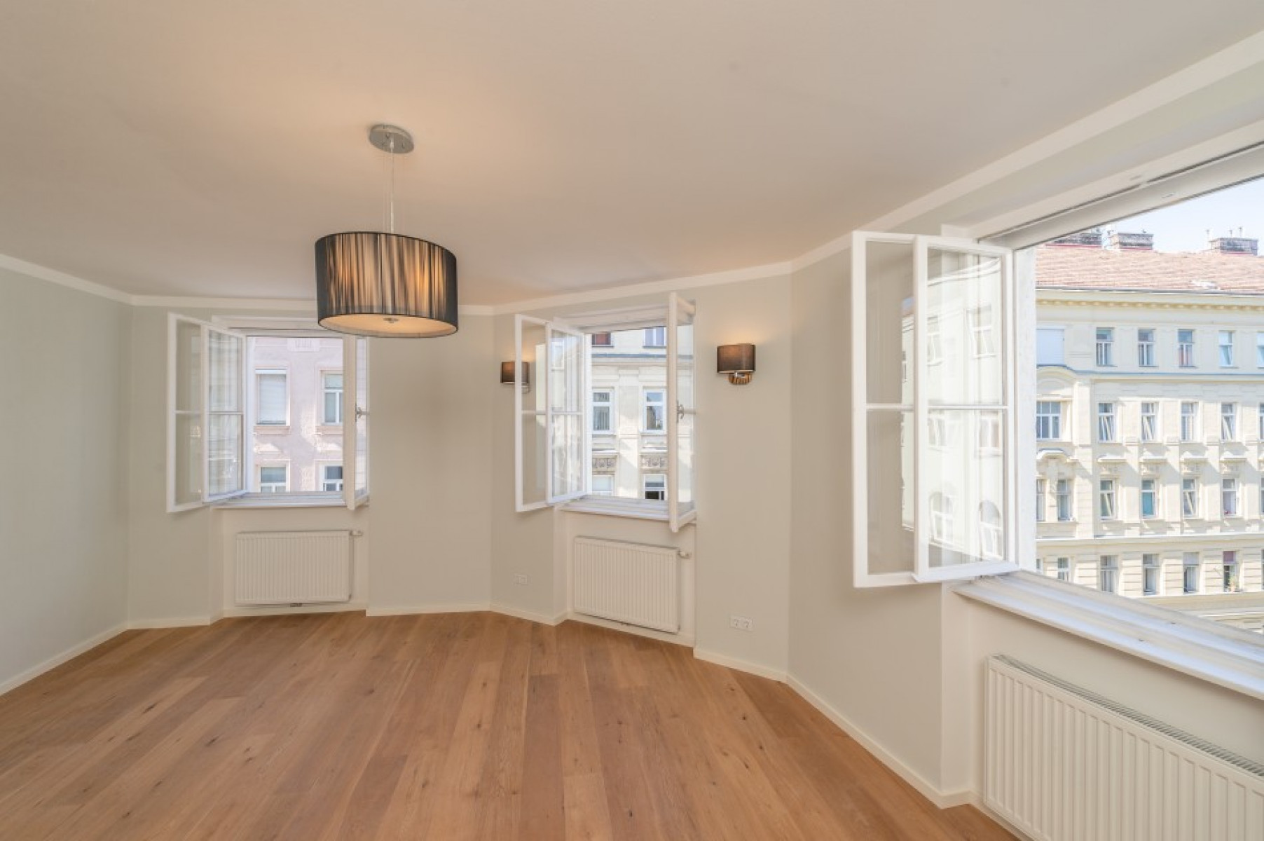 Zurück ++PROVISIONSRABATT++ Top-sanierter ERSTBEZUG, 3-Zimmer ALTBAUwohnung in gefragter Lage! hochwertige Ausstattung!