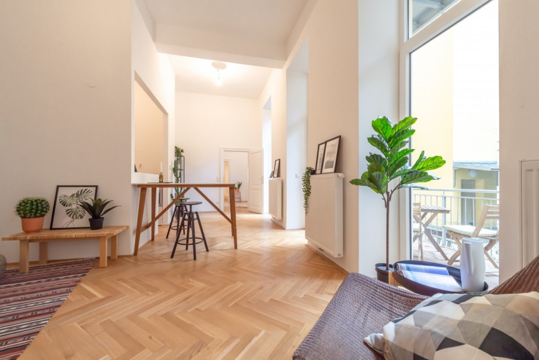 ++NEU** 4,5 Zimmer Altbauwohnung, ERSTBEZUG, toller Stilaltbau, 11m² Balkon + 44m² Garten!